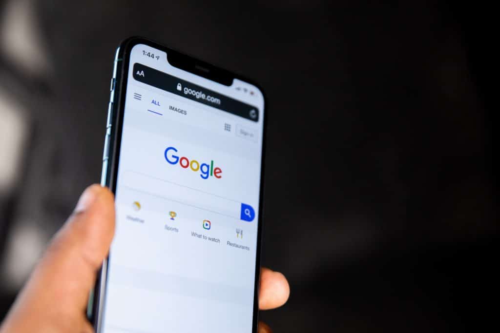Smartphone open to Google search